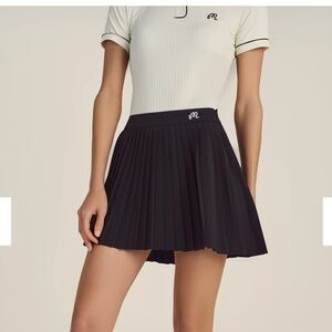 Elegant Black Pleated Mini Skirt